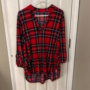 Red plaid 3/4 length sleeve lightweight knit top